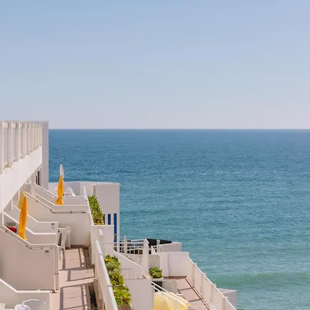 Monicca Collection And Residences 4*