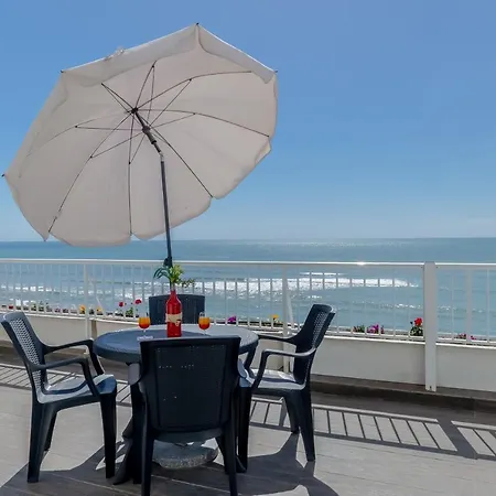 Monicca Collection And Residences Aparthotel