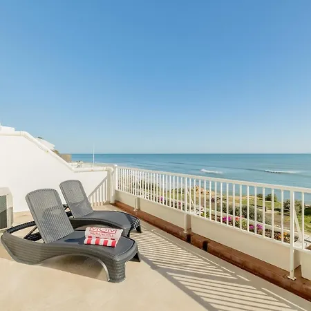 Monicca Collection And Residences 4*