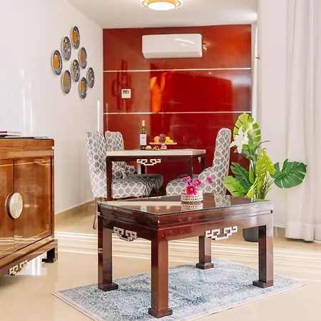 Monicca Collection And Residences מלון דירות 4*