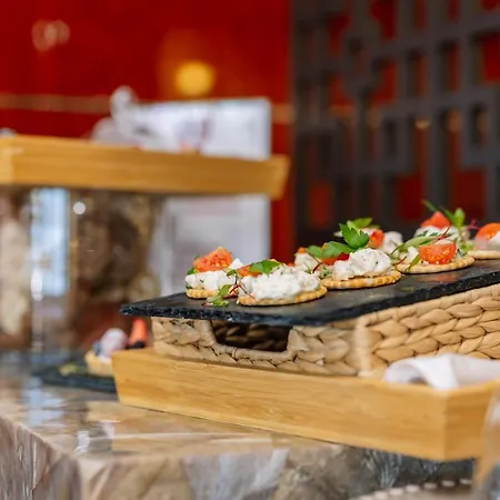 아파트호텔 Monicca Collection And Residences 4*