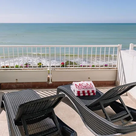 Monicca Collection And Residences 4*